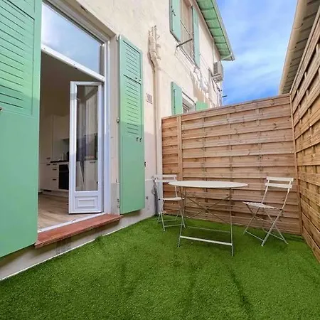 Le Bruna: 4 Prs, Clim, 10 Min Plages شقة